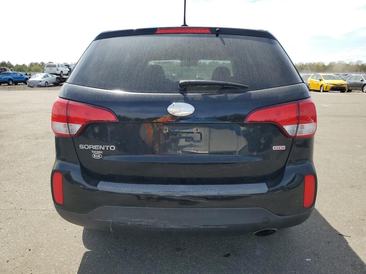 5XYKTCA63FG562949 2015 Kia Sorento Lx