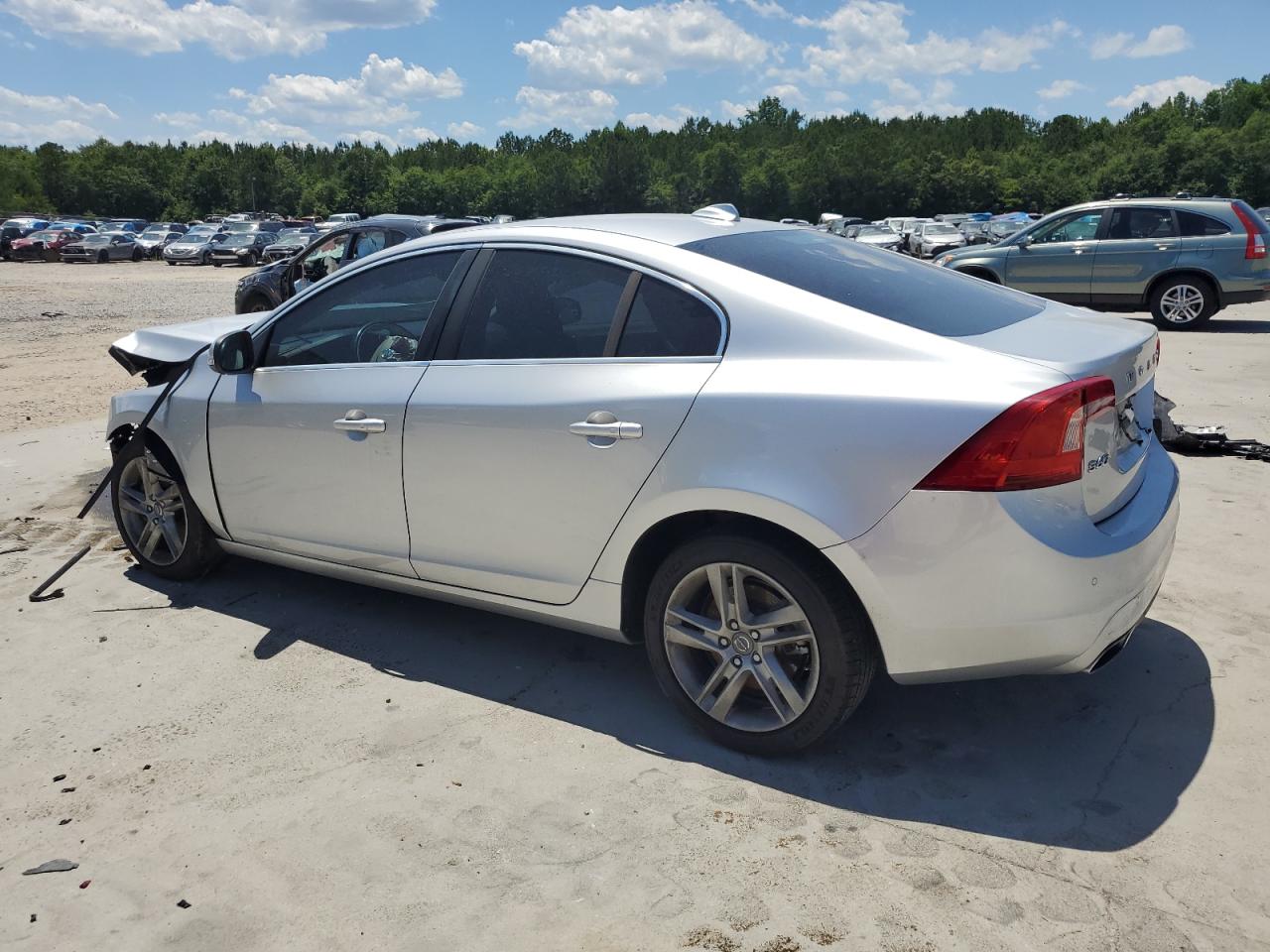 2015 Volvo S60 Premier vin: YV140MFK5F2337577