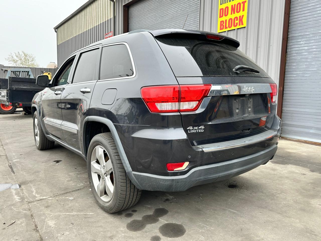 1C4RJFBG3CC332194 2012 Jeep Grand Cherokee Limited