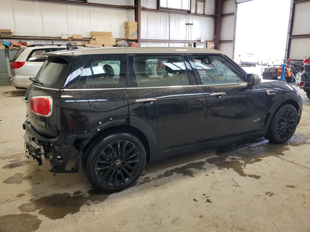 WMWLU1C5XH2F27719 2017 Mini Cooper Clubman All4