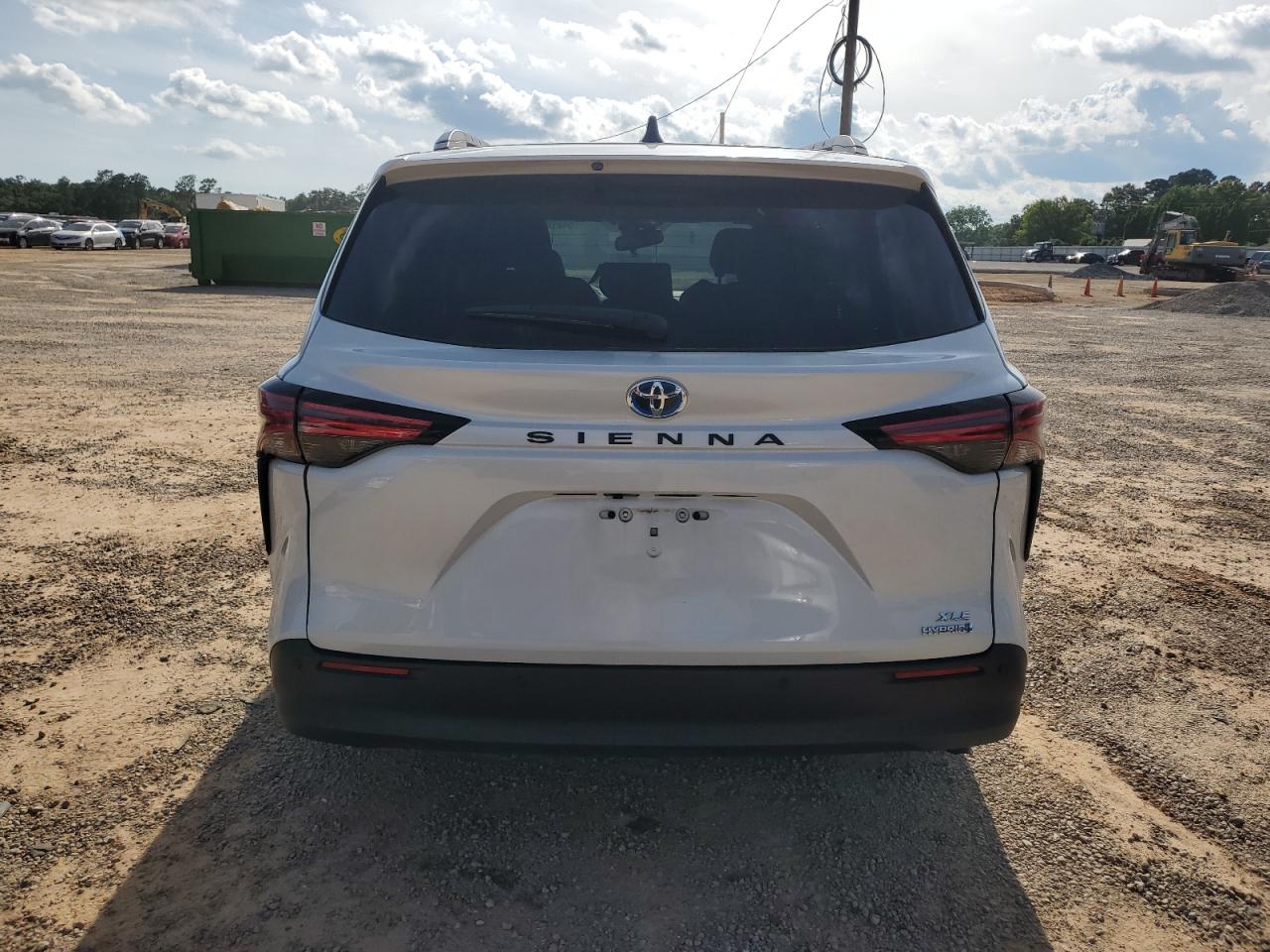 5TDYRKEC0NS083389 2022 Toyota Sienna Xle