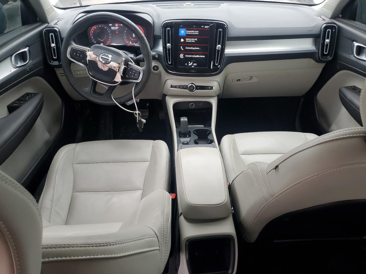 2021 Volvo Xc40 T4 Momentum vin: YV4AC2HK7M2414073