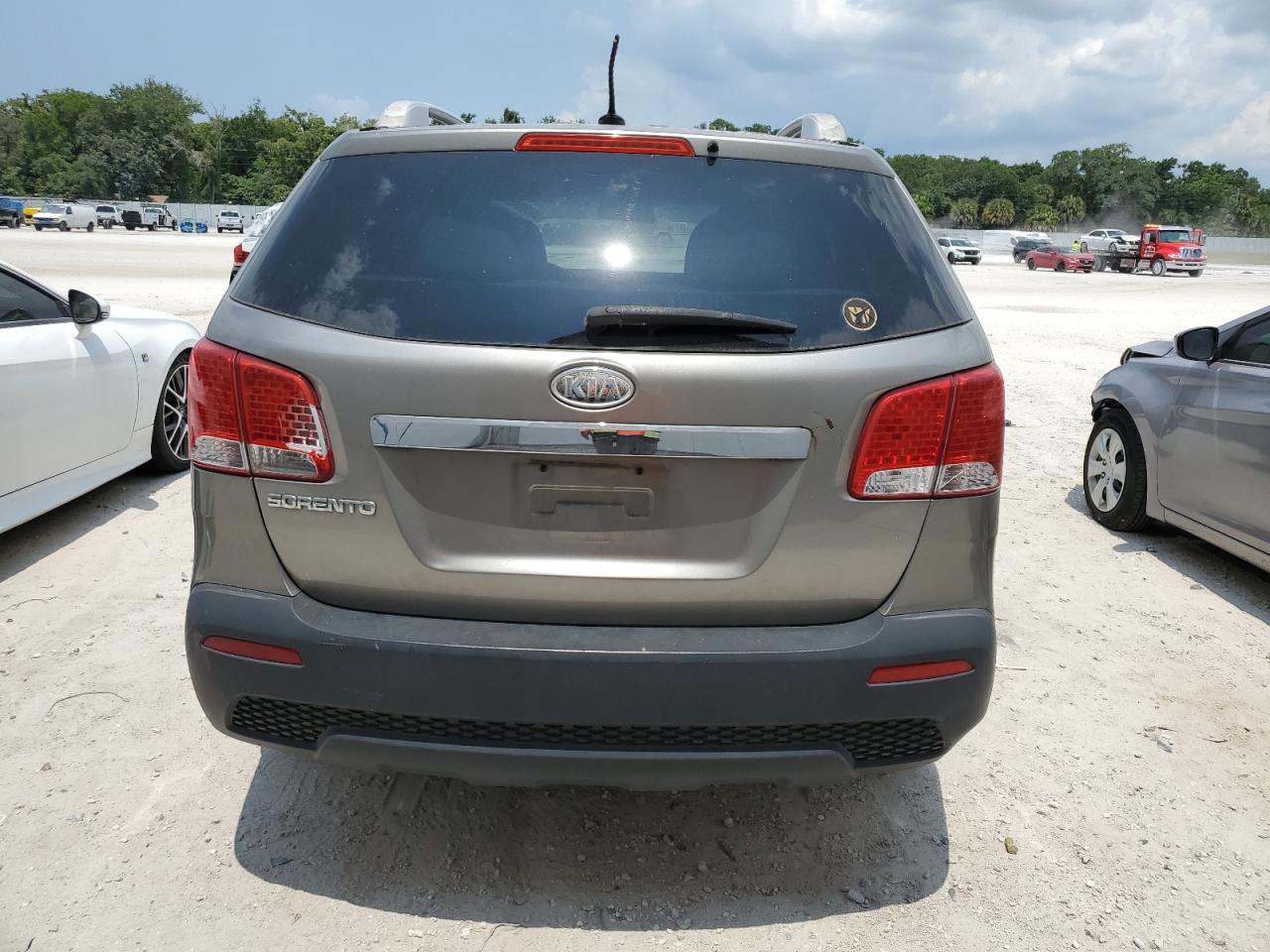 5XYKT4A21CG260266 2012 Kia Sorento Base