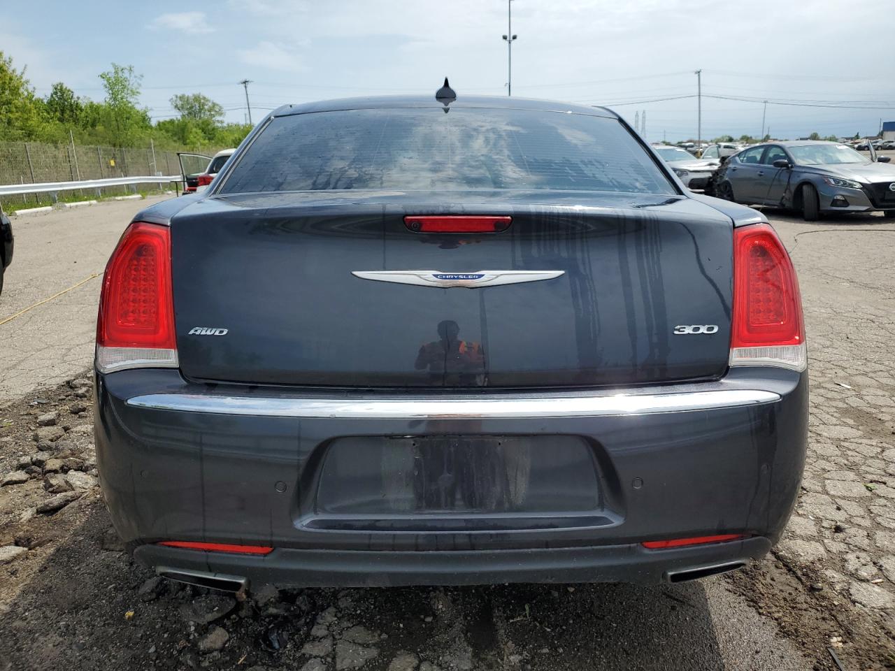 2C3CCAKG5JH268144 2018 Chrysler 300 Limited