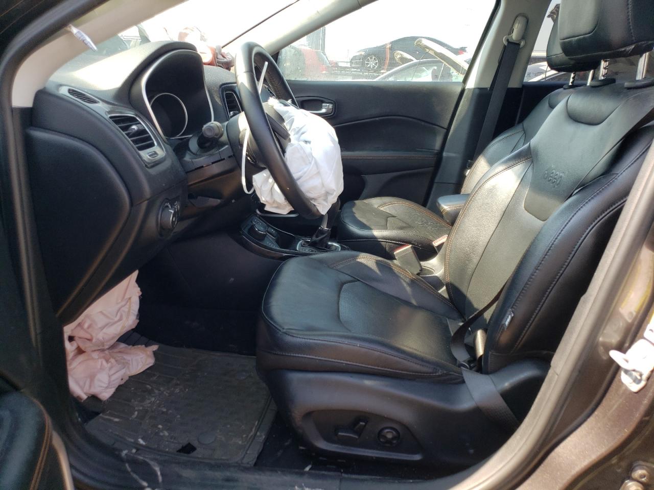 3C4NJDCB5JT400860 2018 Jeep Compass Limited