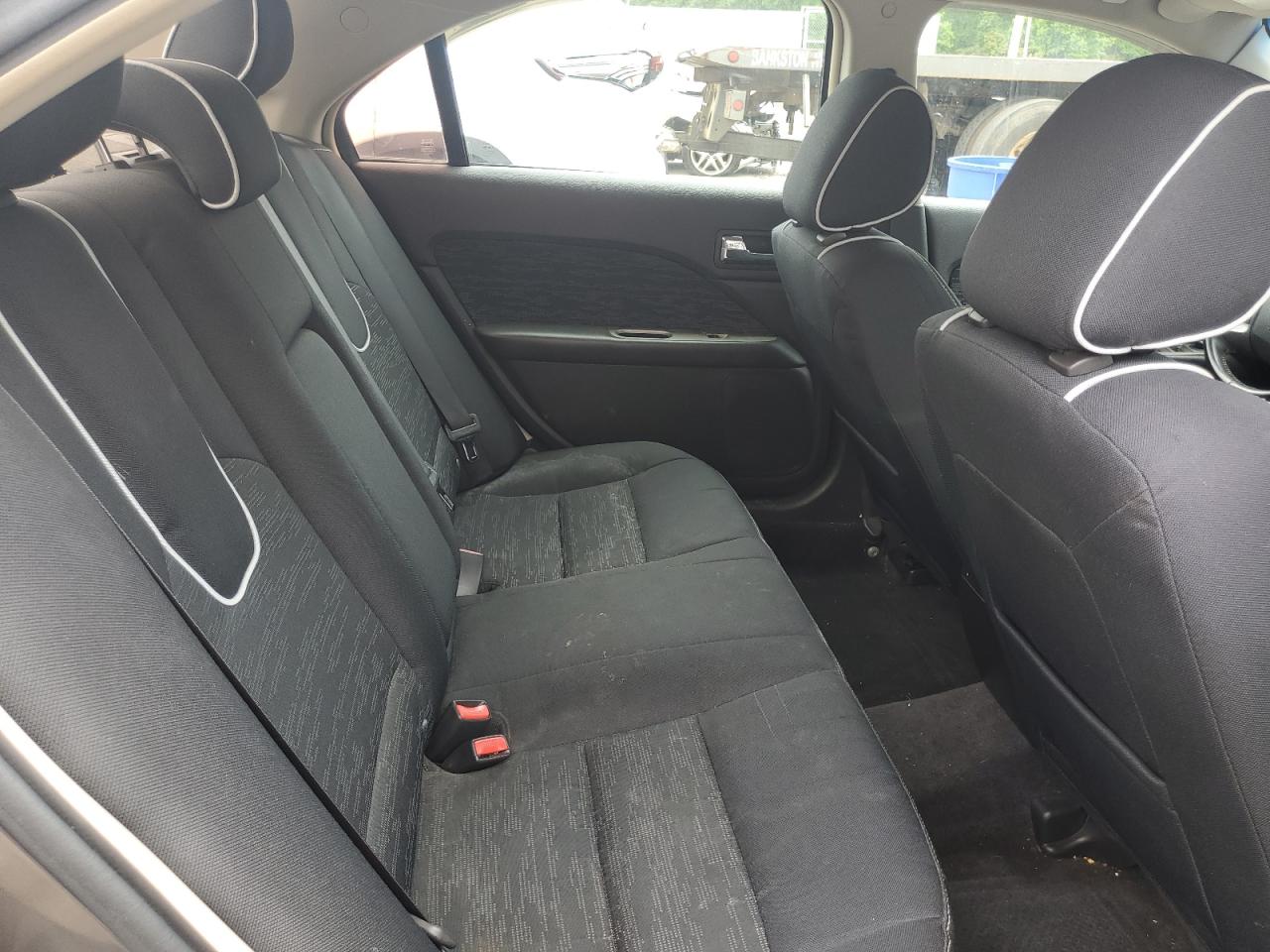 3FAHP0HG6BR207002 2011 Ford Fusion Se