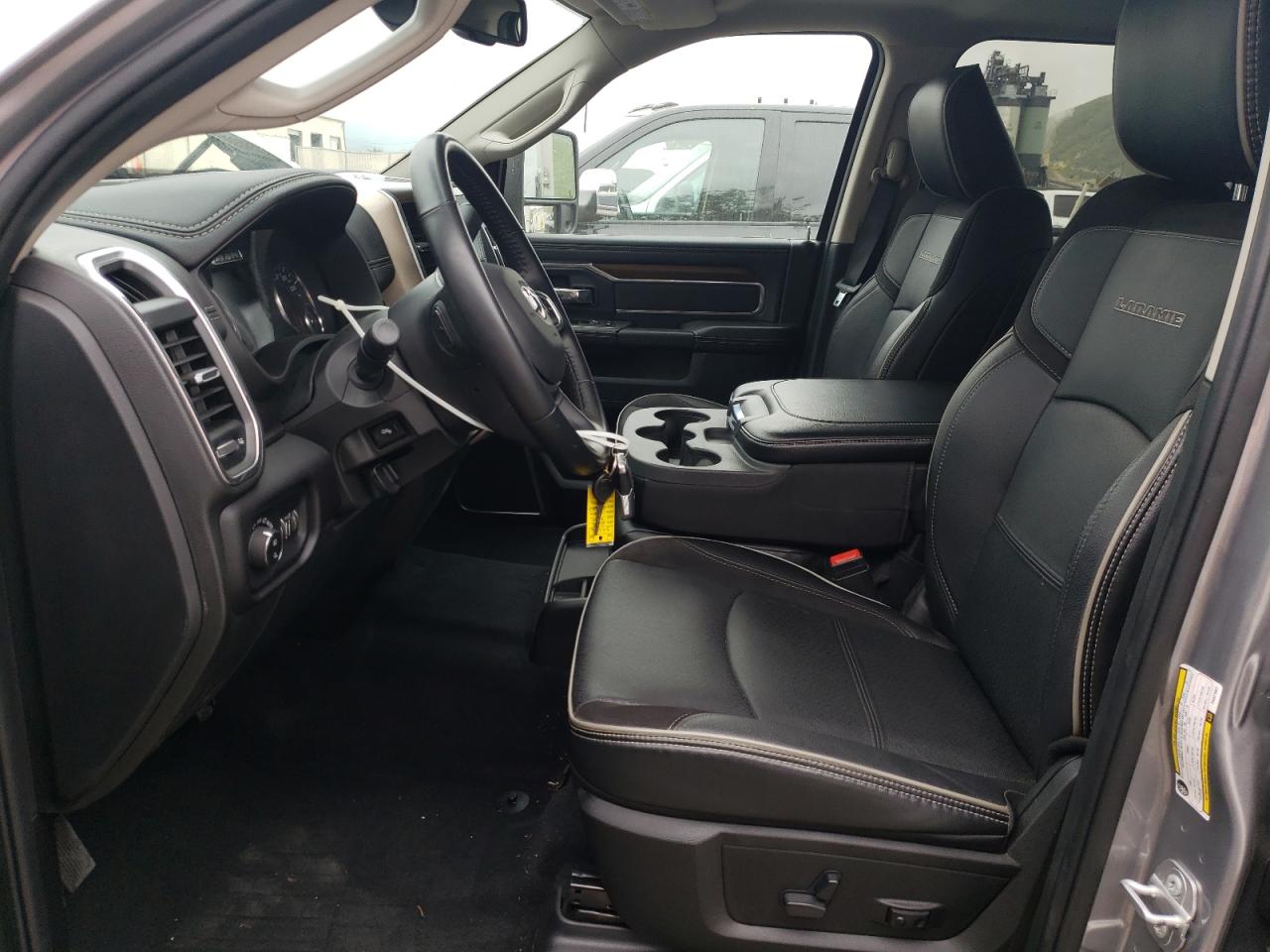 3C63R3JL7PG521601 2023 Ram 3500 Laramie