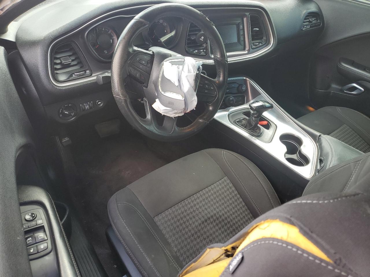 2C3CDZAG2GH321551 2016 Dodge Challenger Sxt