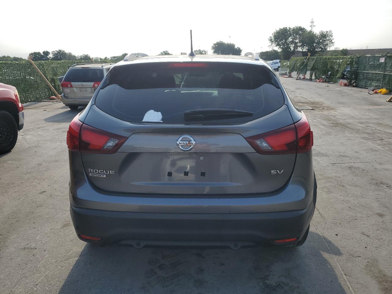 JN1BJ1CP9KW210619 2019 Nissan Rogue Sport S