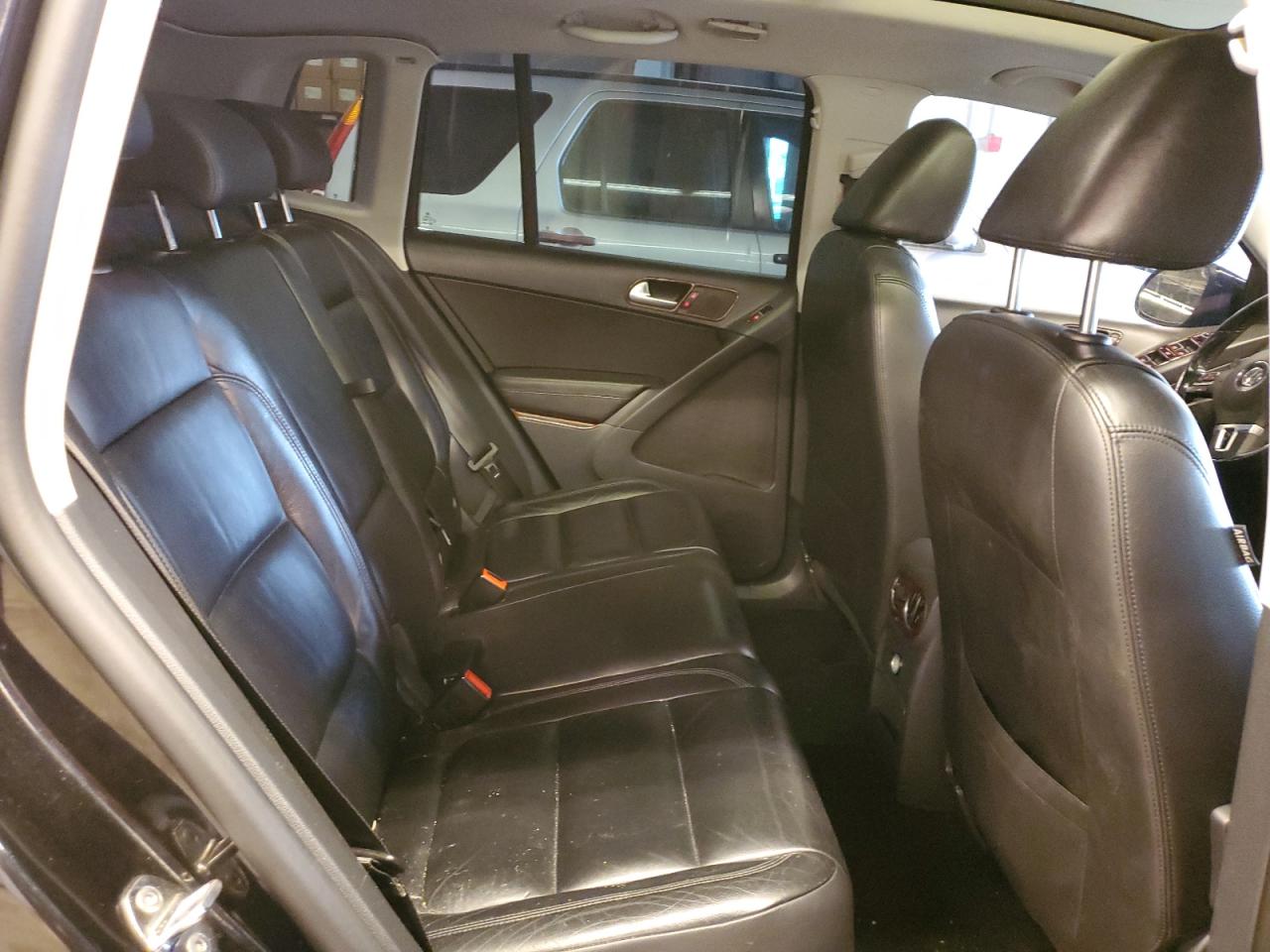 WVGAV7AX5BW549473 2011 Volkswagen Tiguan S