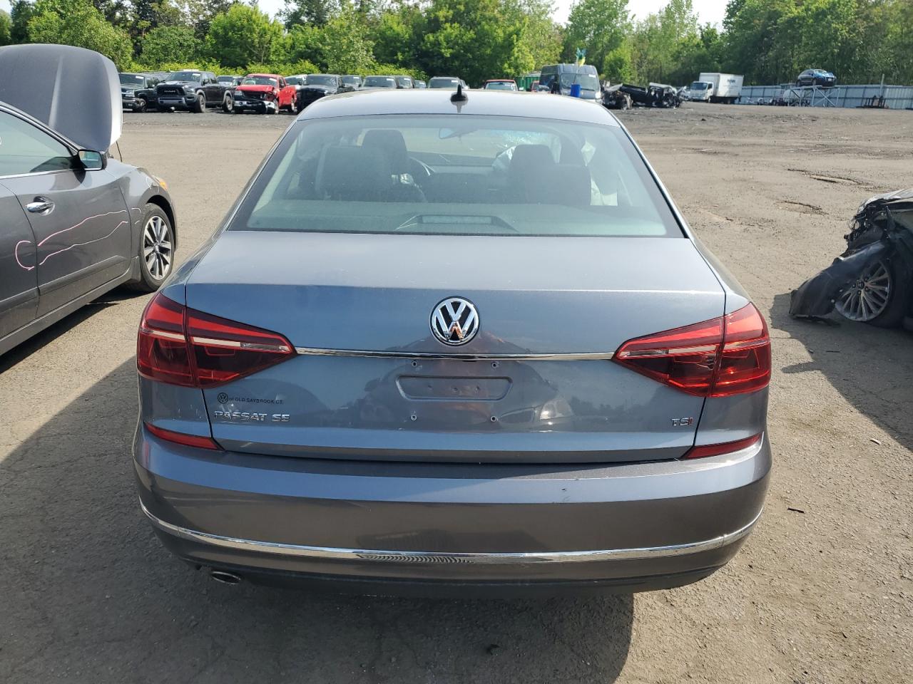 1VWBA7A37JC041200 2018 Volkswagen Passat Se