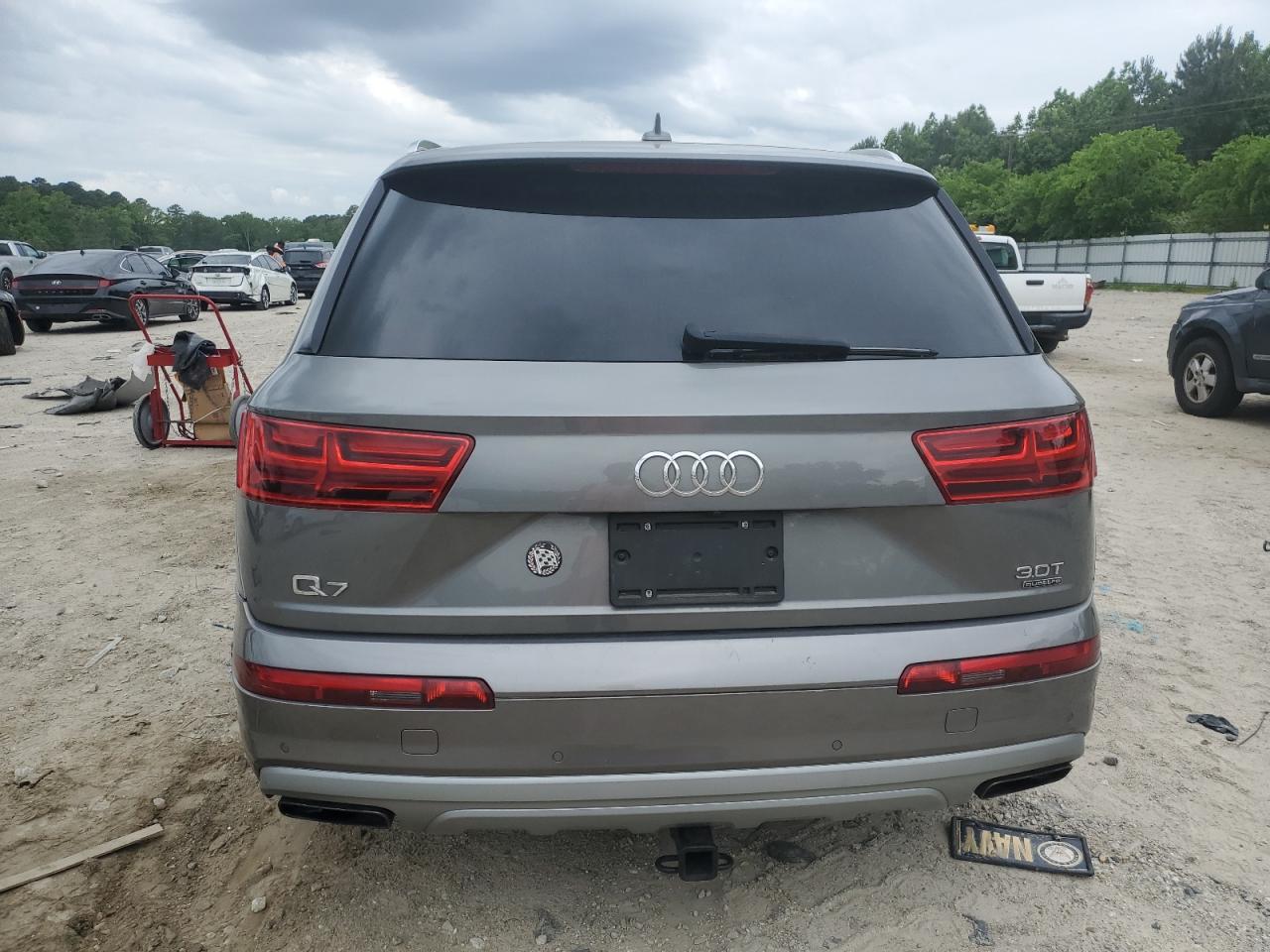 WA1VAAF71HD021483 2017 Audi Q7 Prestige