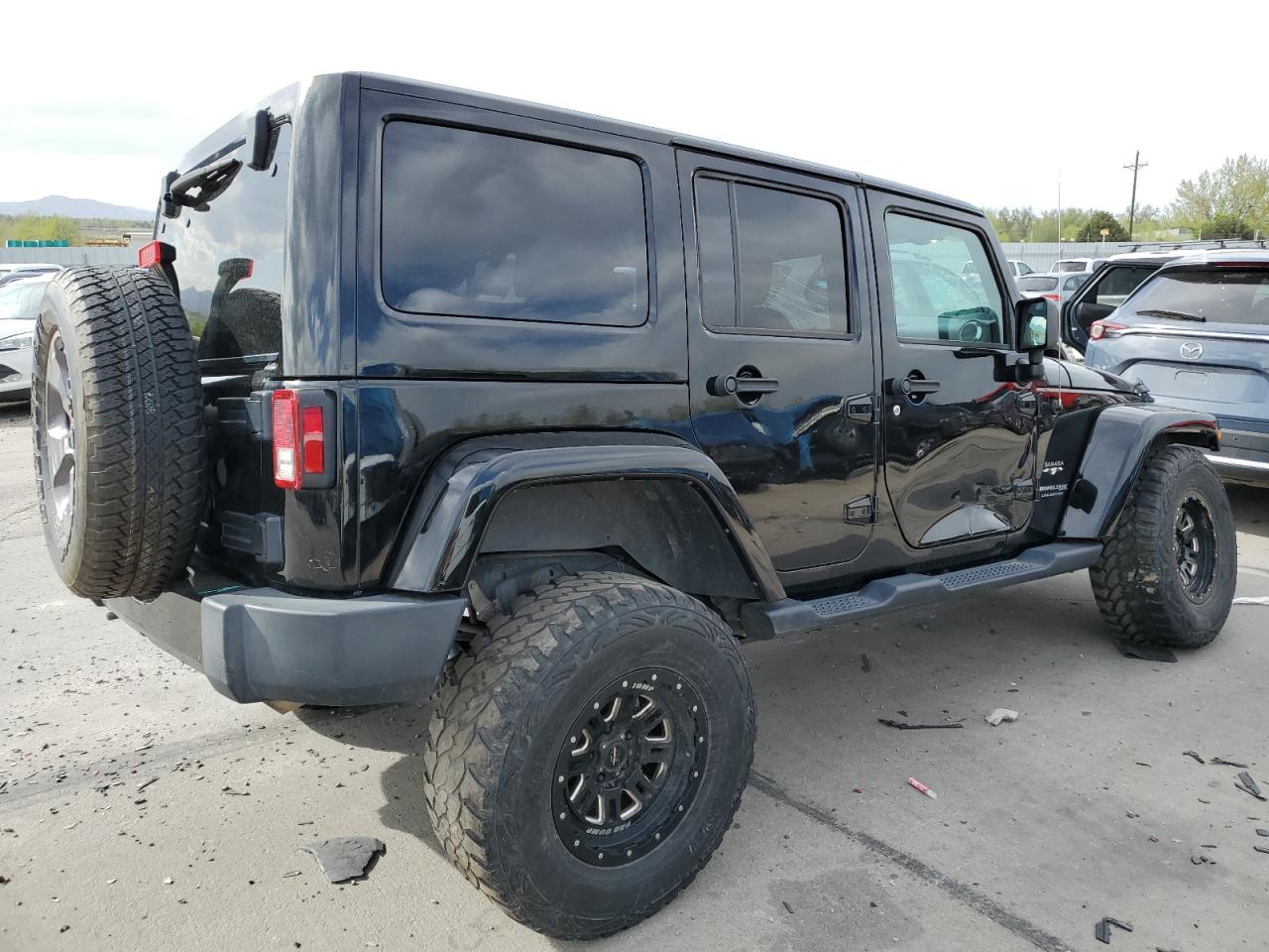 1C4BJWEG9JL918845 2018 Jeep Wrangler Unlimited Sahara