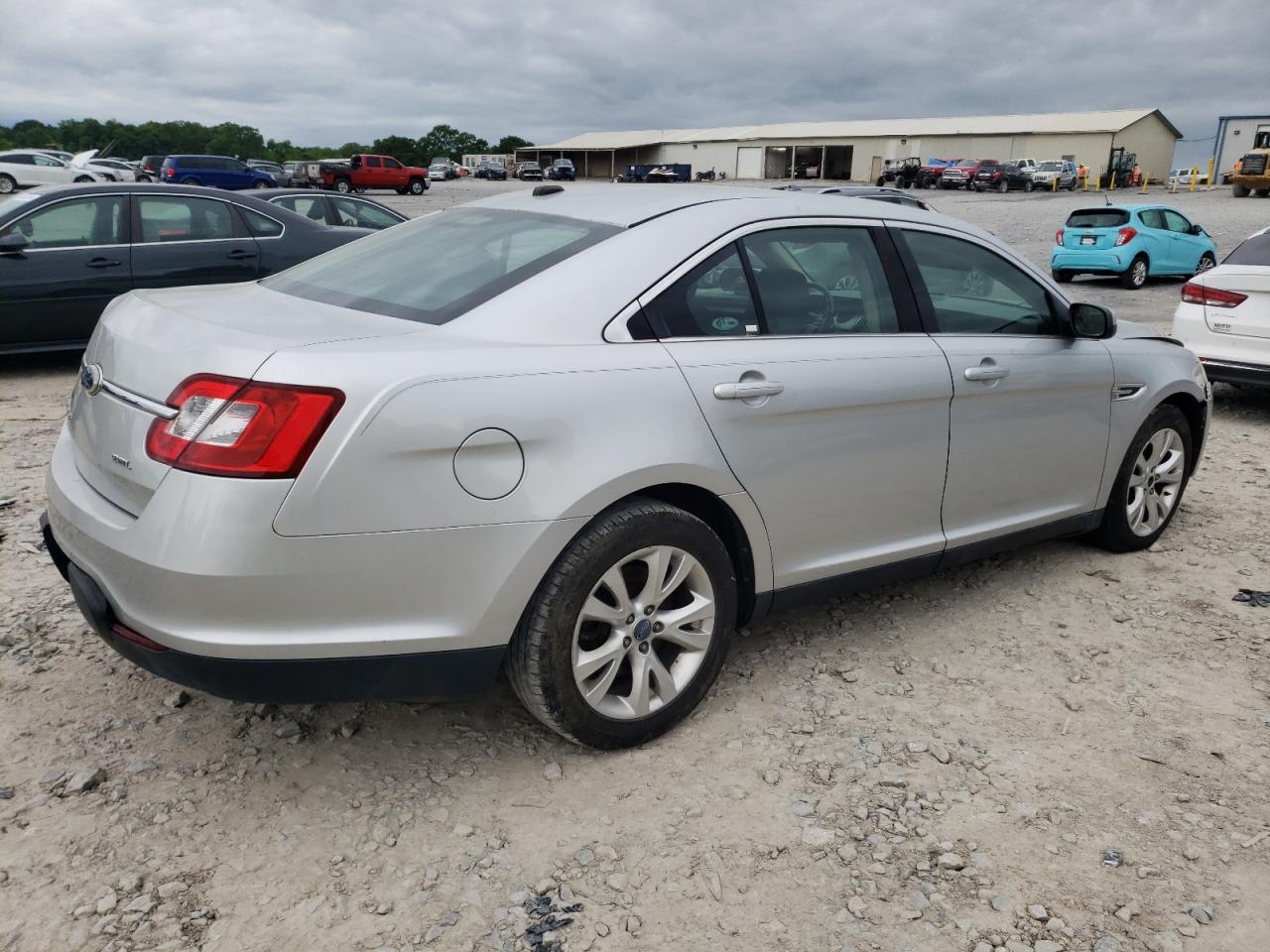 1FAHP2EW2BG119272 2011 Ford Taurus Sel