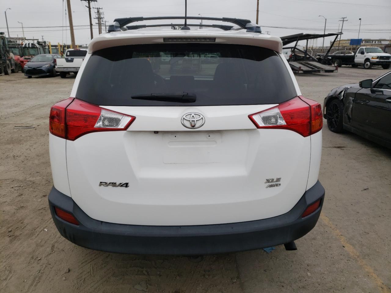 2015 Toyota Rav4 Xle vin: JTMRFREV4FD118052