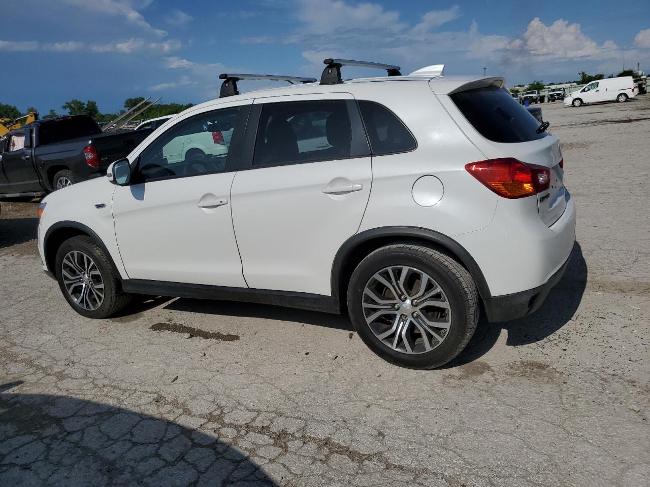 JA4AP3AU8HZ051847 2017 Mitsubishi Outlander Sport Es