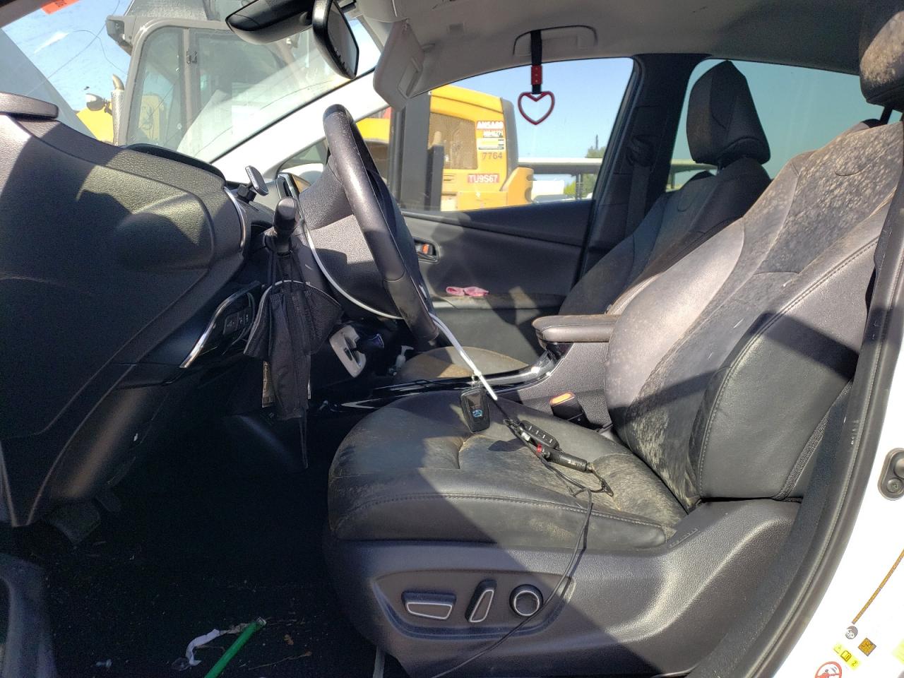 JTDKARFP3H3034717 2017 Toyota Prius Prime