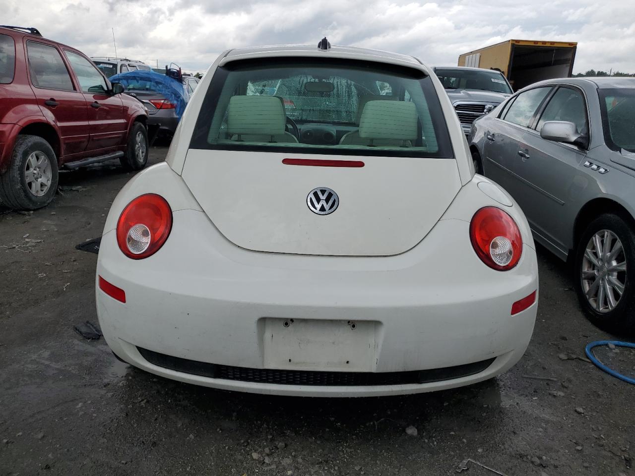 3VWFW31C28M511962 2008 Volkswagen New Beetle Triple White