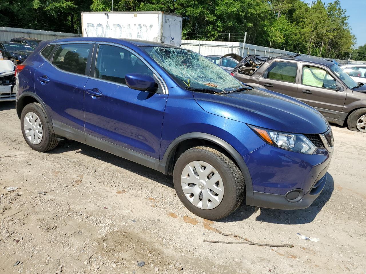 JN1BJ1CR8KW349660 2019 Nissan Rogue Sport S