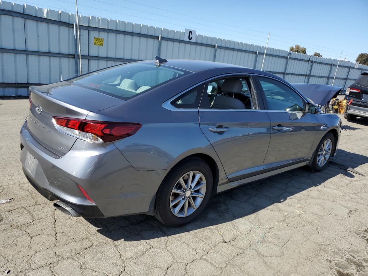 5NPE24AA1JH723732 2018 Hyundai Sonata Eco