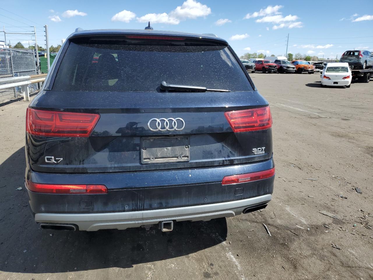 WA1VAAF76HD010589 2017 Audi Q7 Prestige