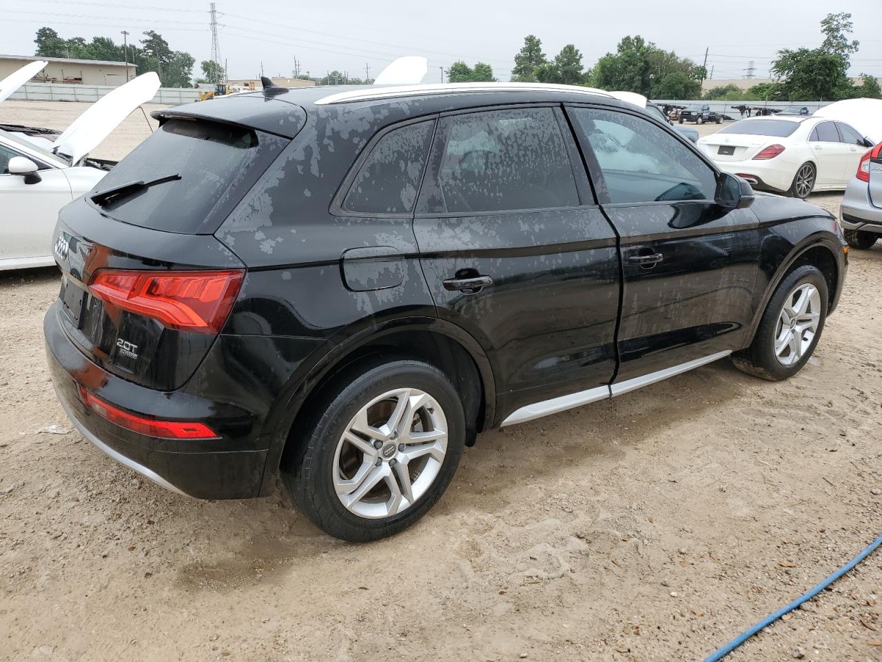 WA1ANAFY9J2038027 2018 Audi Q5 Premium