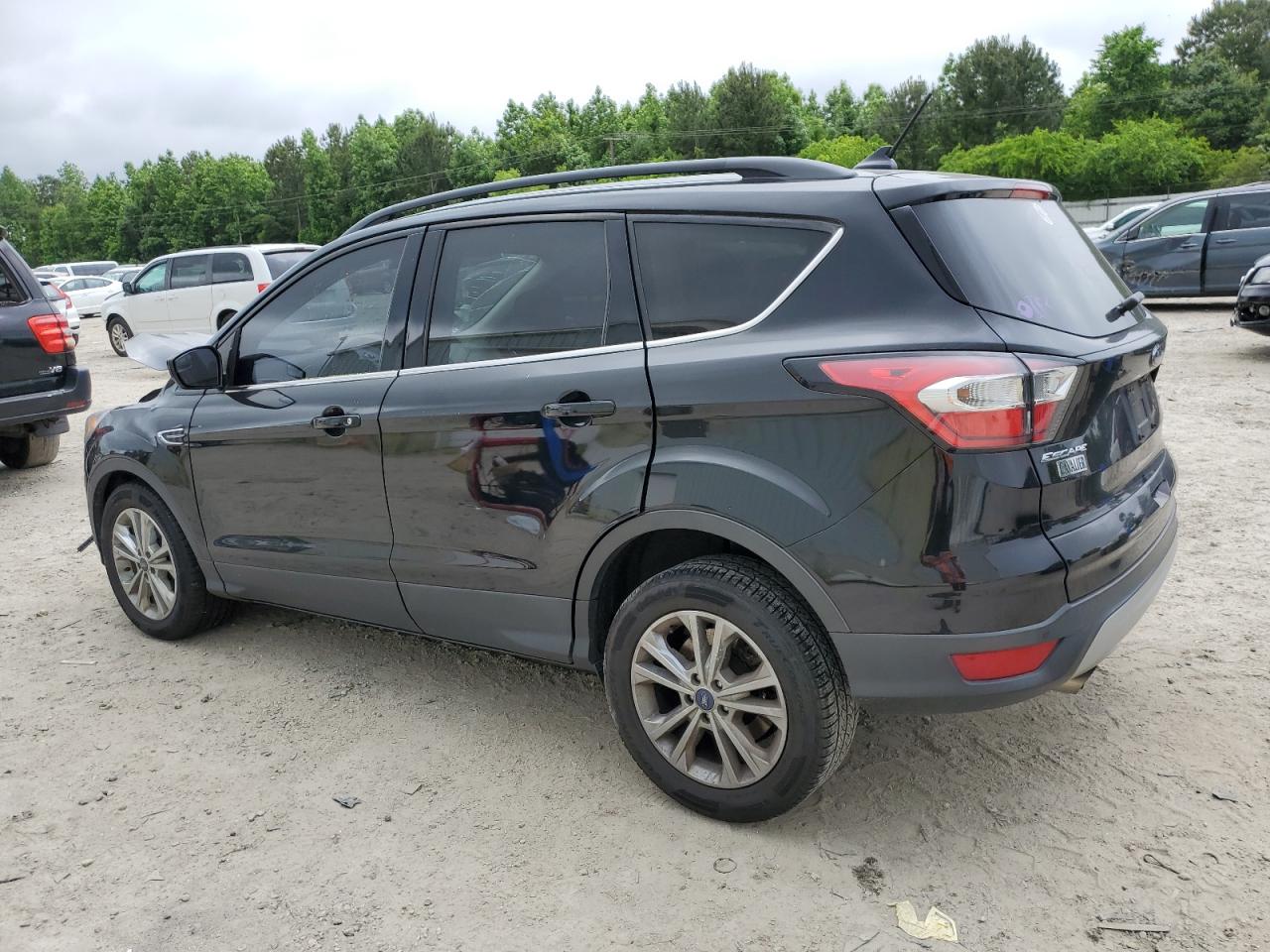 1FMCU0HD3JUA17678 2018 Ford Escape Sel