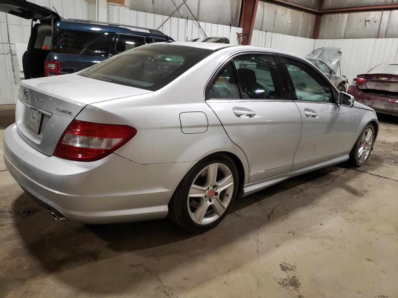 WDDGF8BB3AF484437 2010 Mercedes-Benz C 300 4Matic