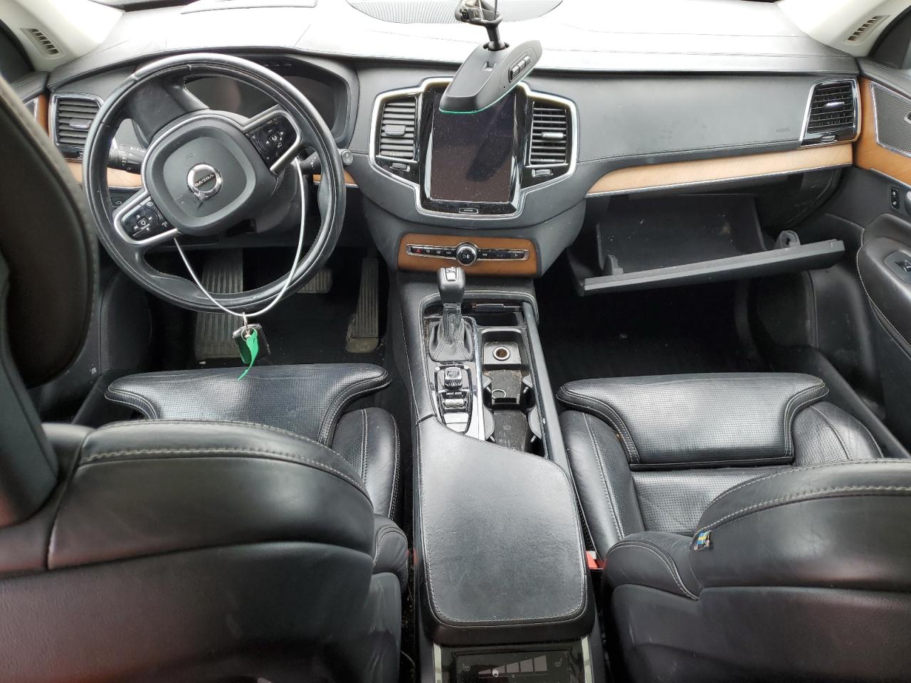 YV4A22PL2G1058137 2016 Volvo Xc90 T6