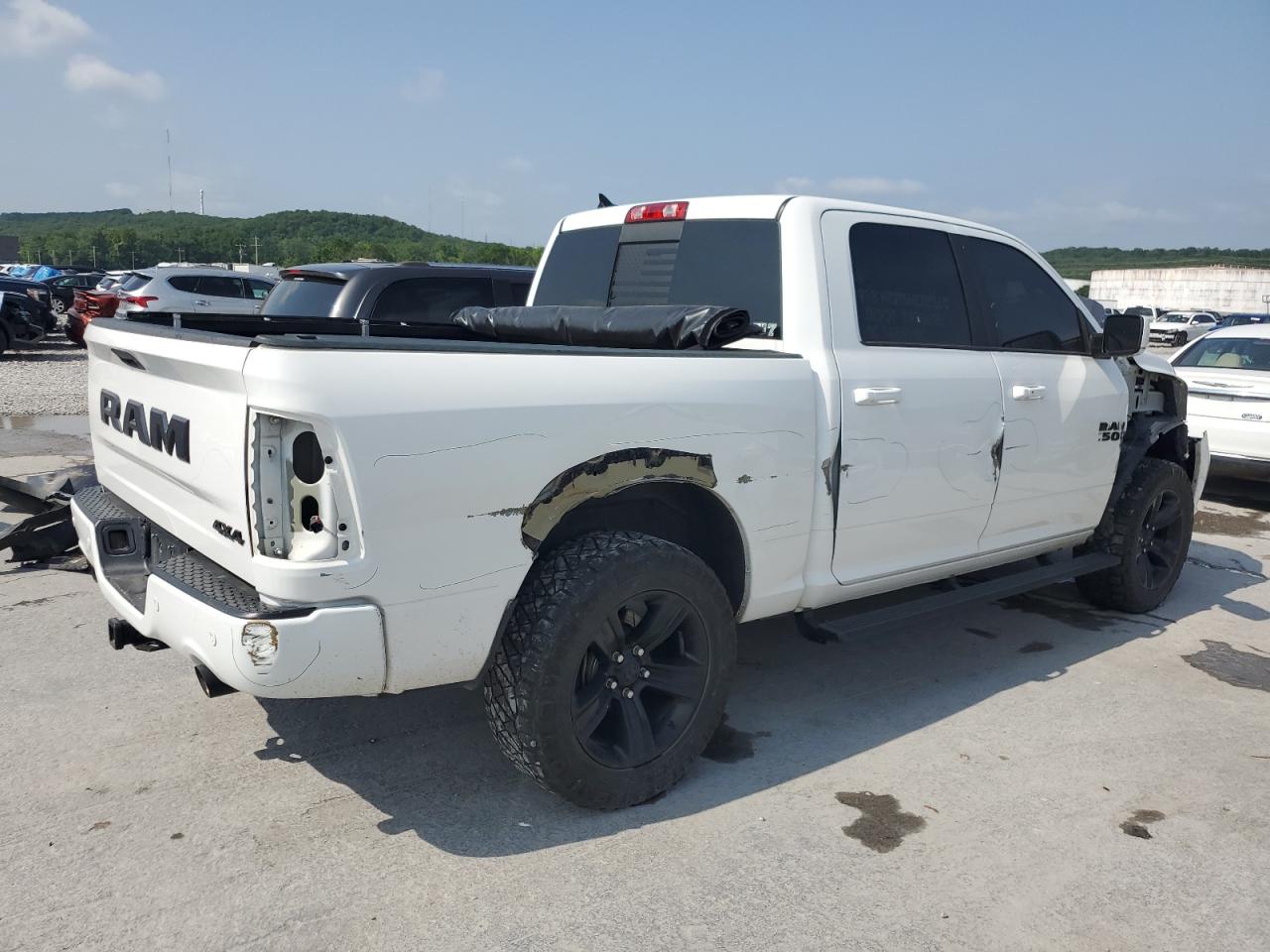 1C6RR7MT3JS152149 2018 Ram 1500 Sport