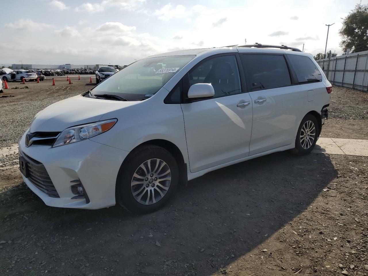 5TDYZ3DC9LS081824 2020 Toyota Sienna Xle