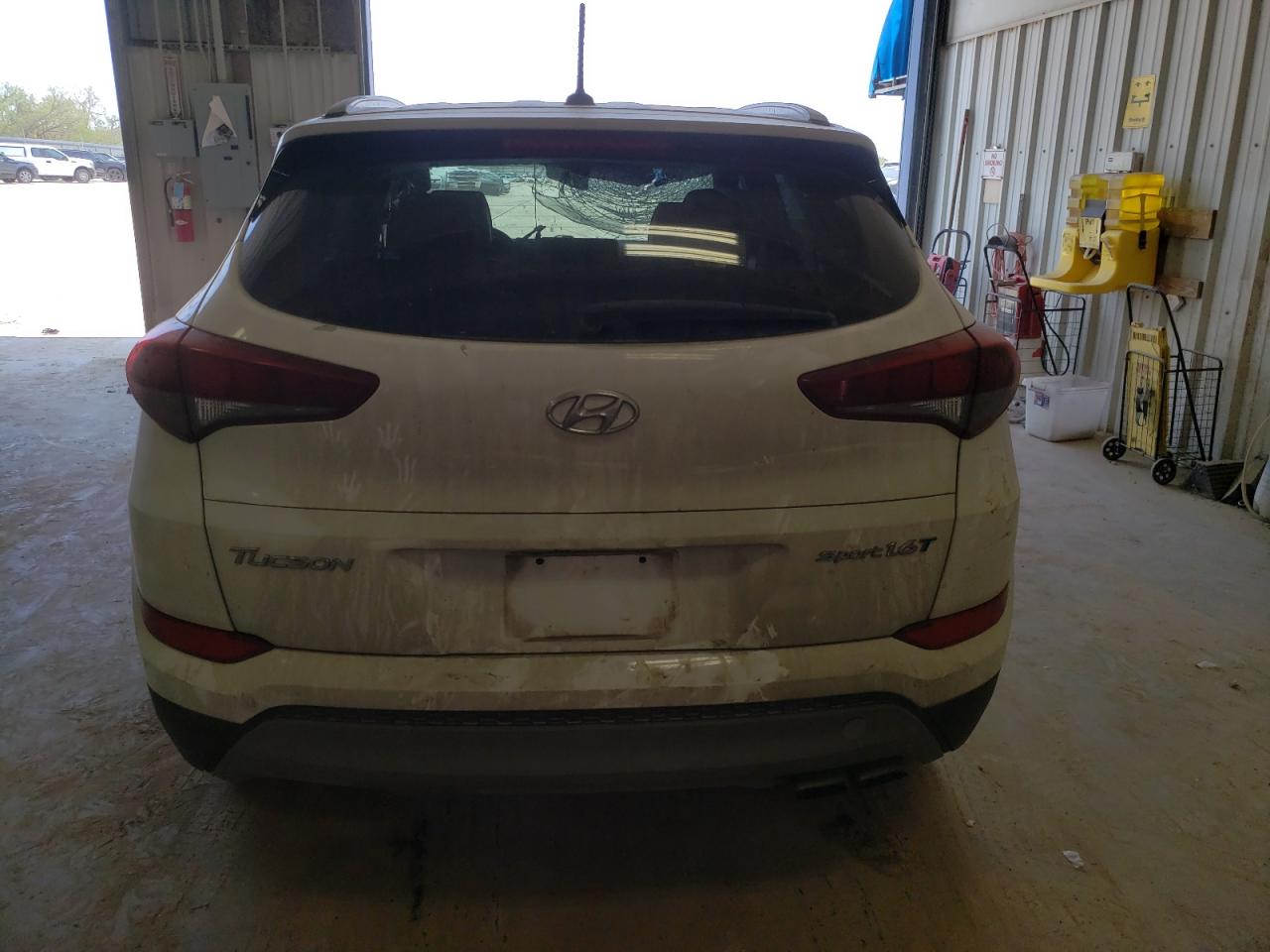 KM8J33A23HU323598 2017 Hyundai Tucson Limited