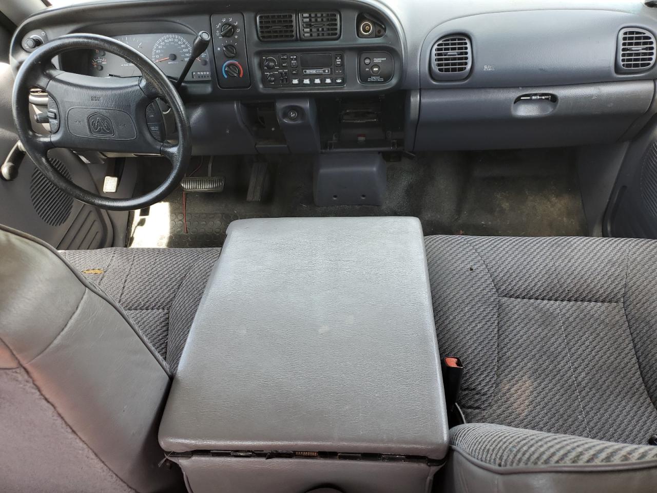 1B7HC13Y4WJ217670 1998 Dodge Ram 1500