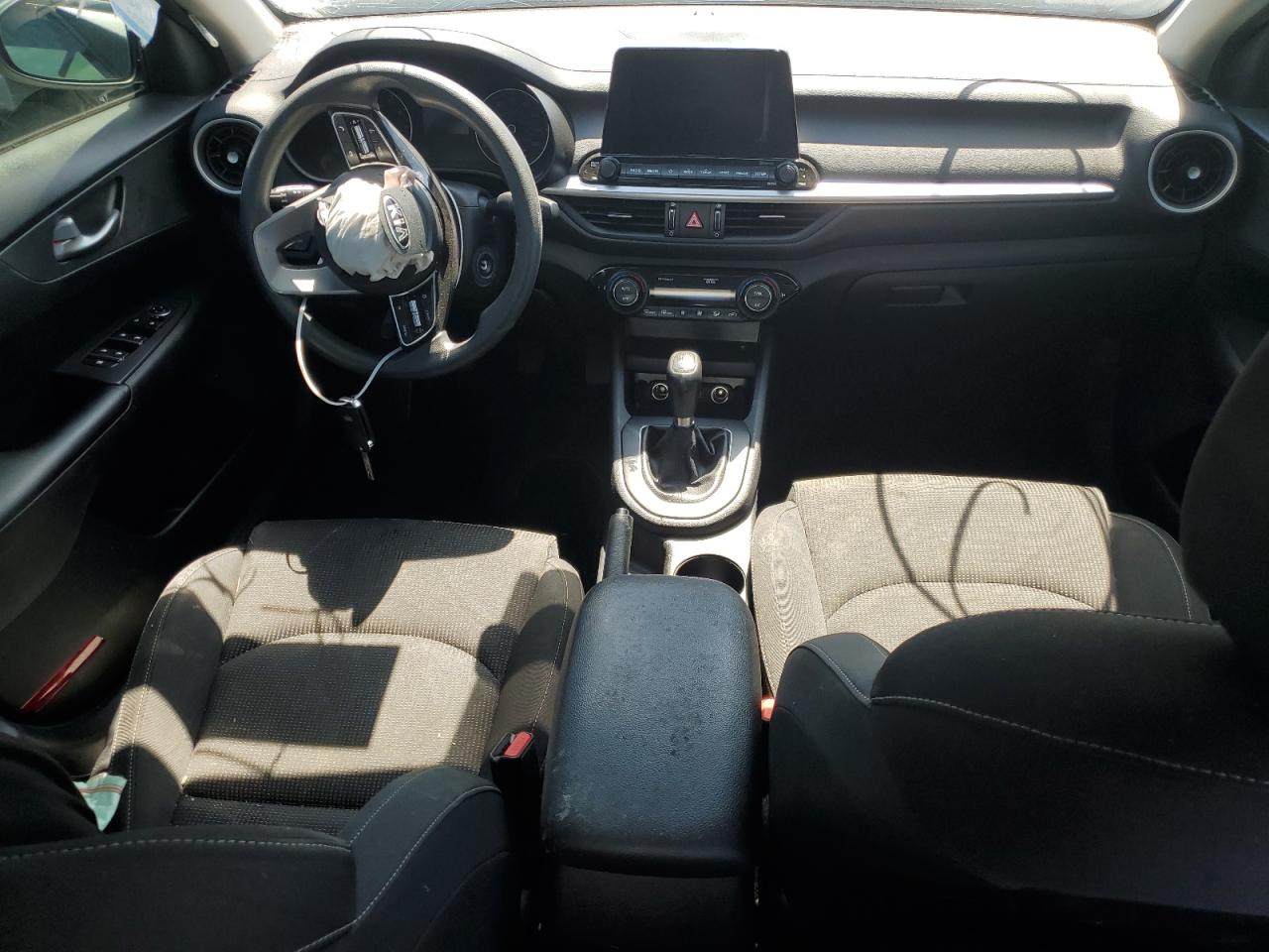 3KPF24AD1KE010494 2019 Kia Forte Fe