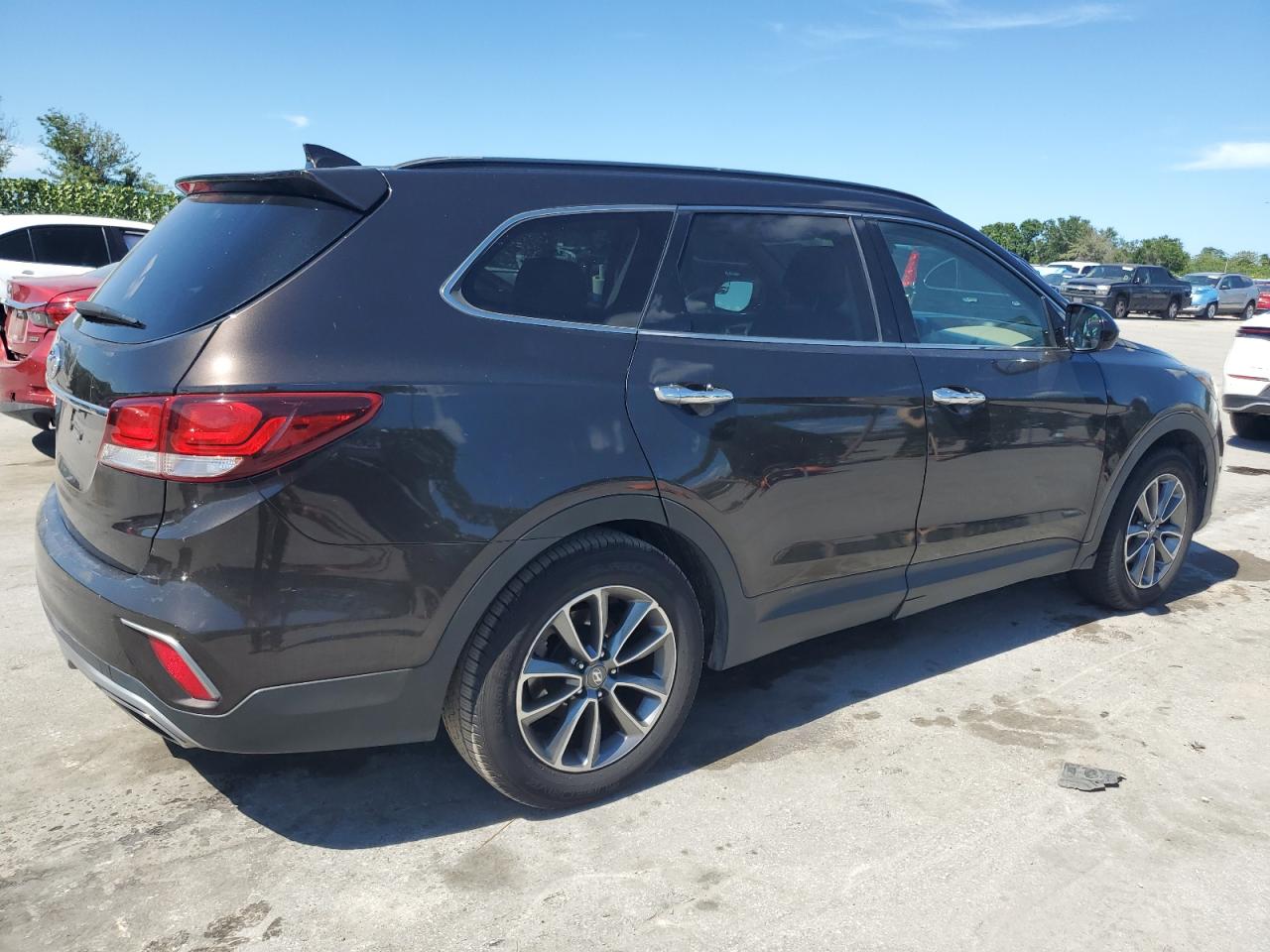 KM8SM4HF1HU179436 2017 Hyundai Santa Fe Se