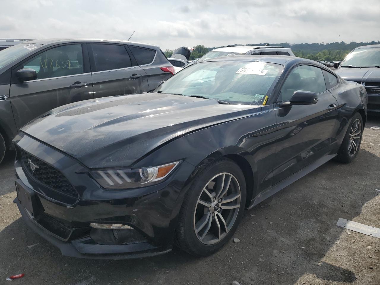 1FA6P8TH1F5318829 2015 Ford Mustang