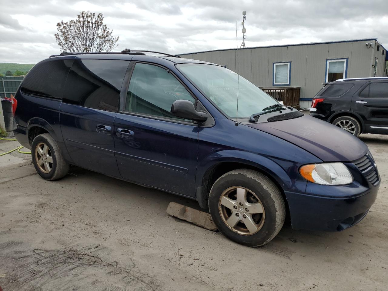 2D4GP44L95R185753 2005 Dodge Grand Caravan Sxt