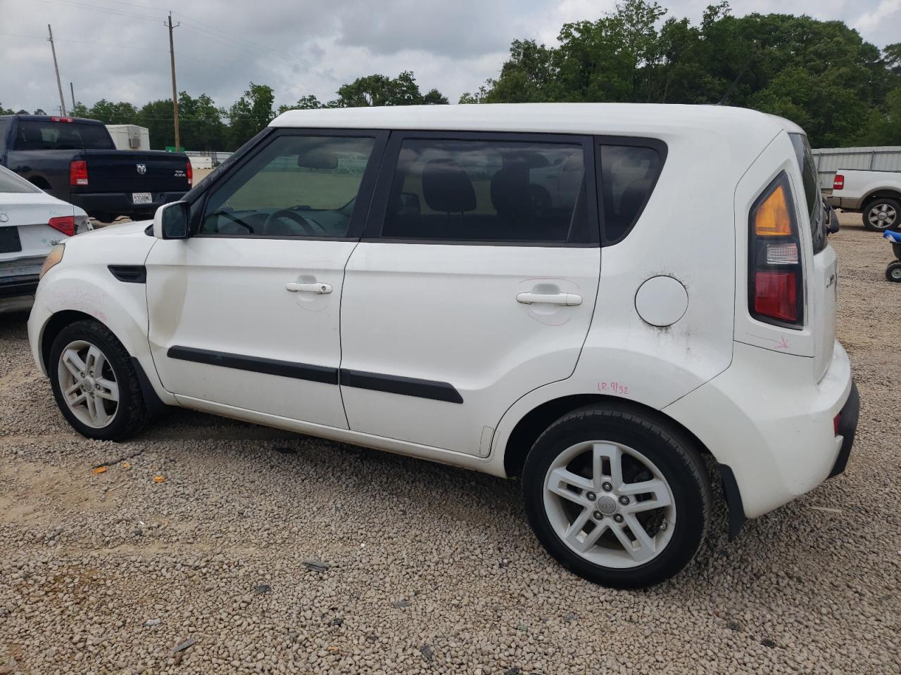 KNDJT2A27B7344541 2011 Kia Soul +