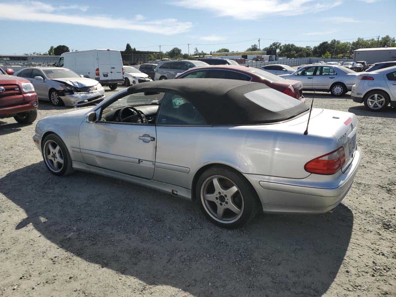 WDBLK65G91T084799 2001 Mercedes-Benz Clk 320