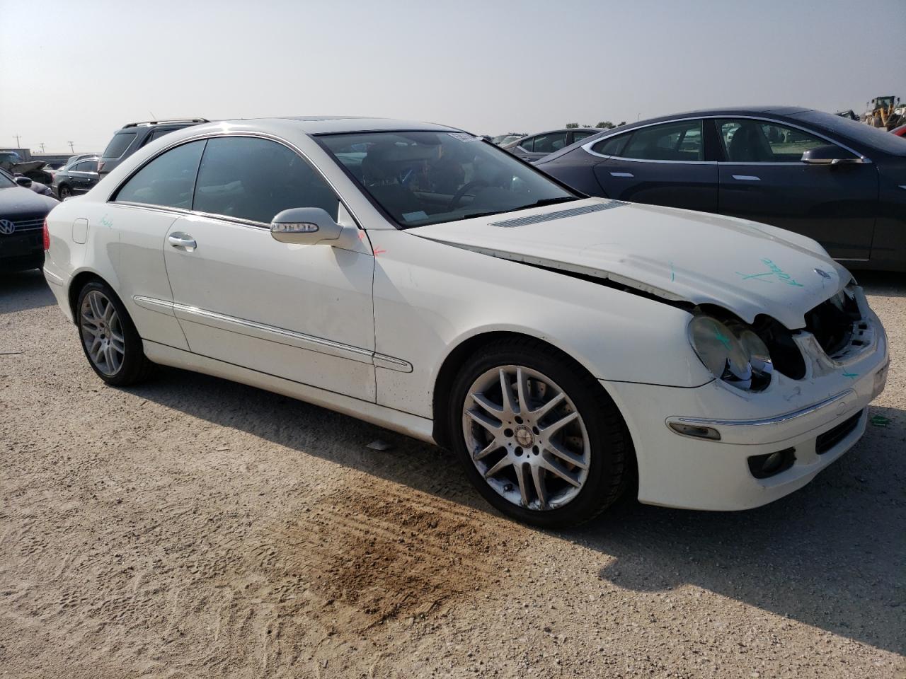 WDBTJ56H48F237845 2008 Mercedes-Benz Clk 350