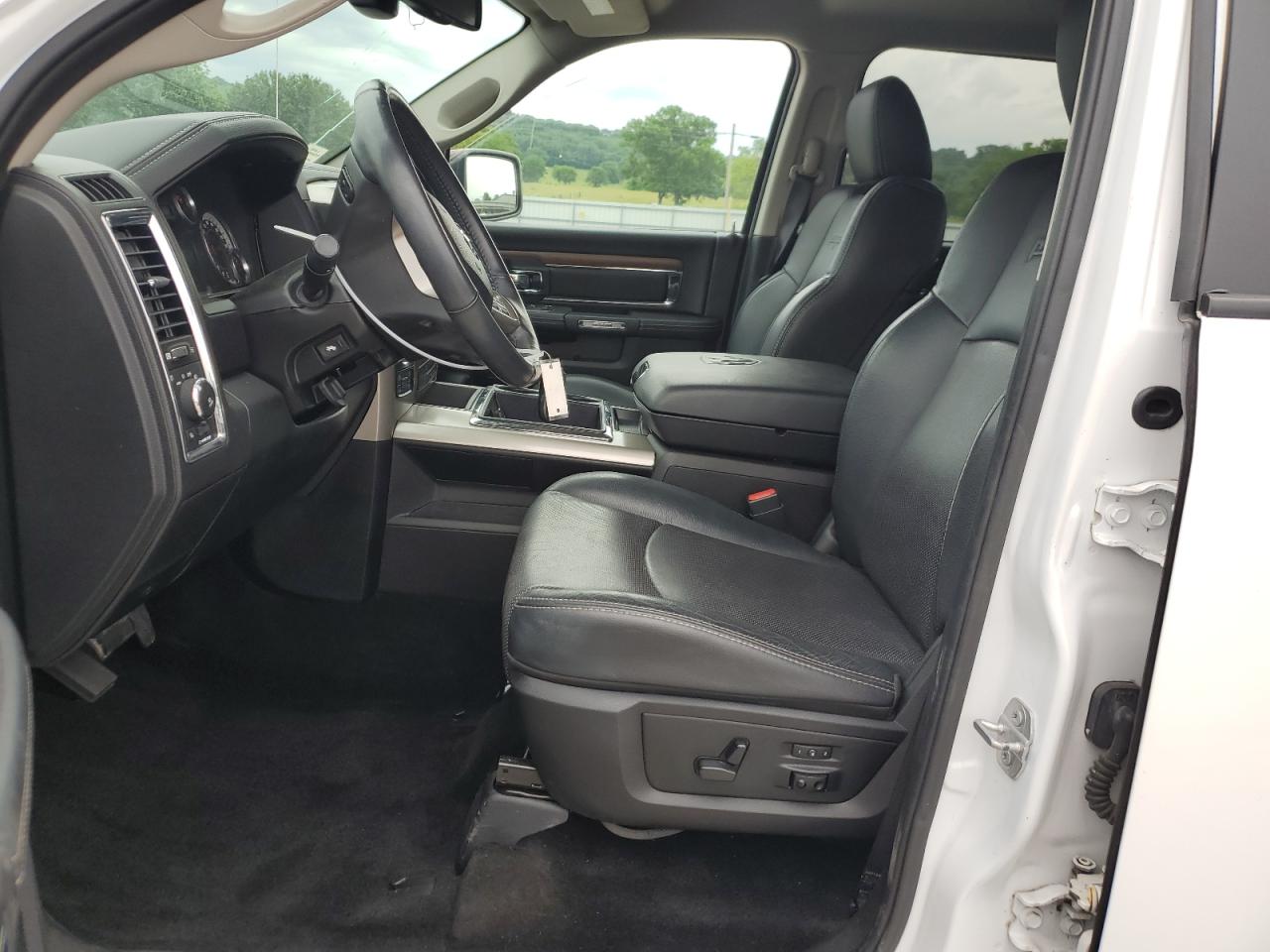 1C6RR7NT1FS643440 2015 Ram 1500 Laramie