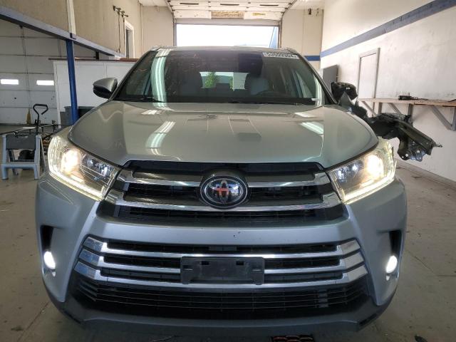 2018 Toyota Highlander Limited VIN: 5TDDZRFH4JS879414 Lot: 53599304