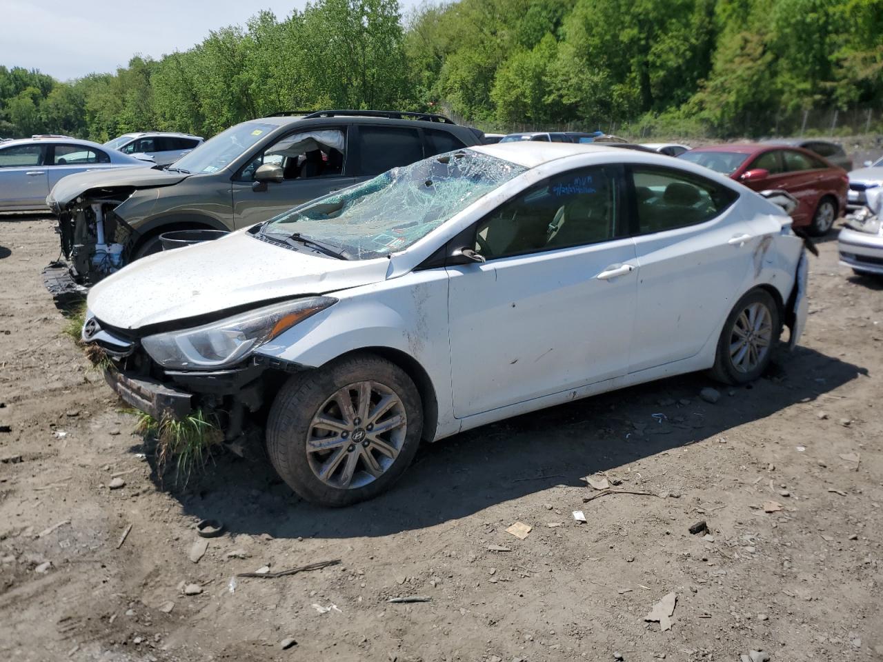 5NPDH4AE2FH569648 2015 Hyundai Elantra Se