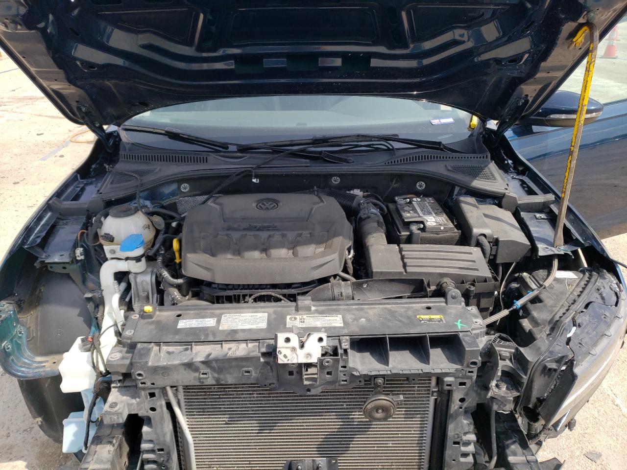 1VWMA7A32LC024333 2020 Volkswagen Passat R-Line