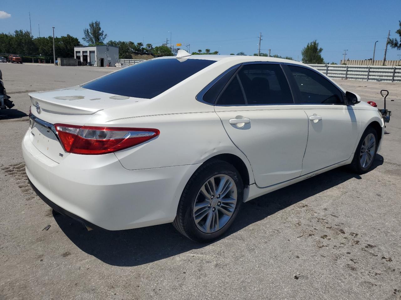 4T1BF1FK2FU065547 2015 Toyota Camry Le