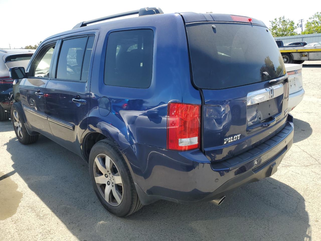 5FNYF4H99FB050773 2015 Honda Pilot Touring