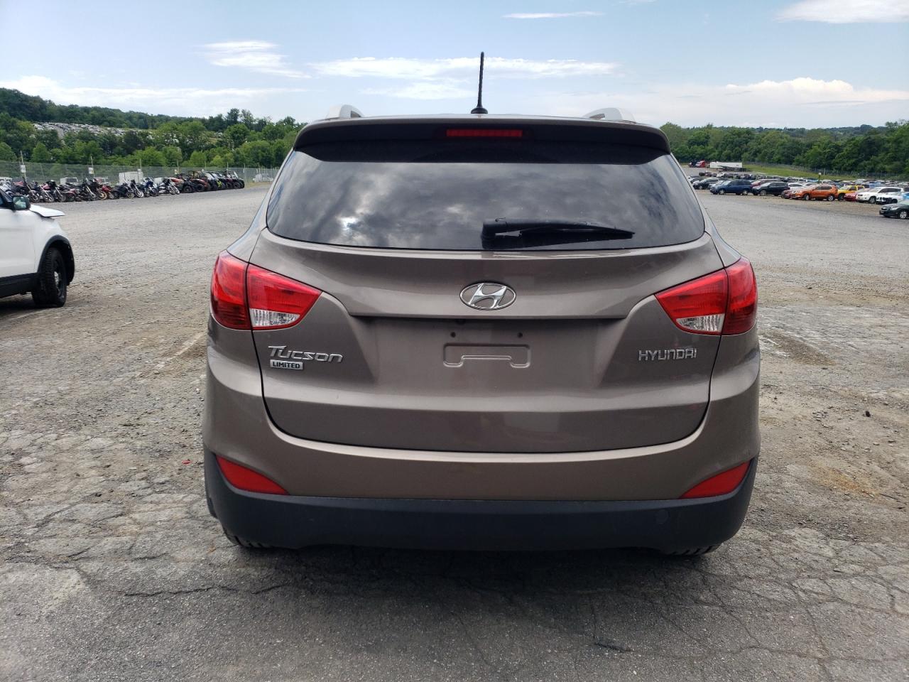 KM8JU3AC0CU487261 2012 Hyundai Tucson Gls