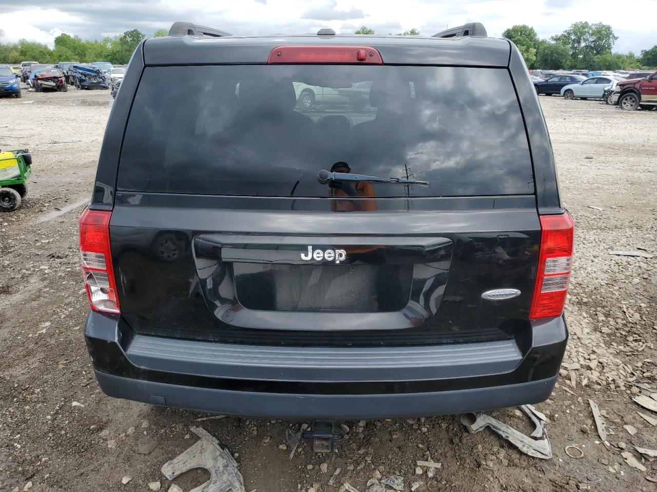 1C4NJPFB4GD562460 2016 Jeep Patriot Latitude