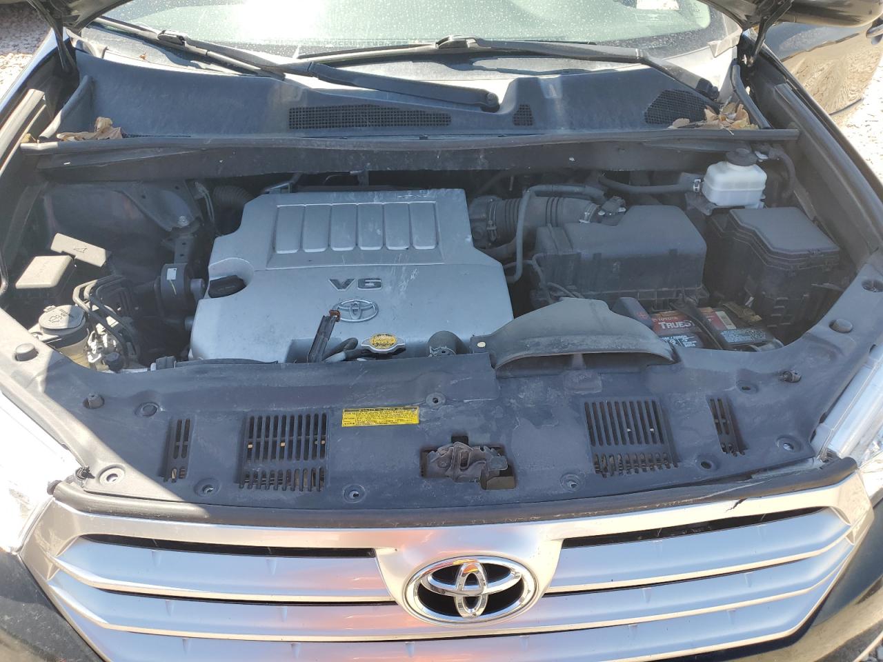 5TDBK3EH5BS092385 2011 Toyota Highlander Base