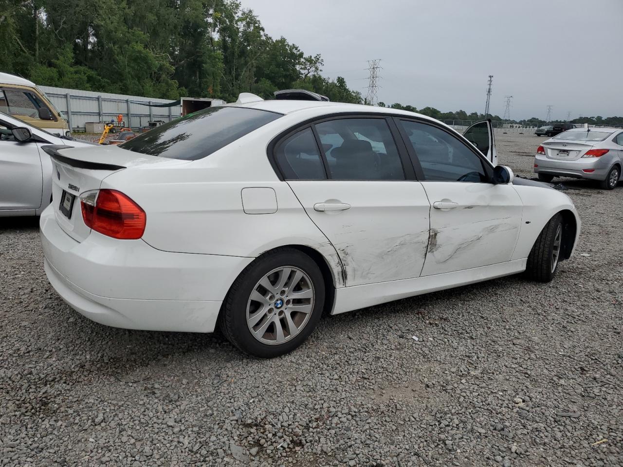 WBAVA37587NE29745 2007 BMW 328 I